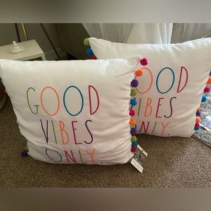 NWT TWO RAE DUNN GOOD VIBES ONLY Pillows home decor